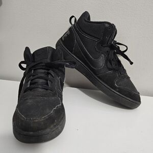 Nike Triple black Court Borough Mid Lace-Up sneaker Basketball Youth US 6Y
